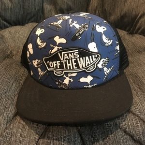 Vans Peanuts trucker hat NWOT